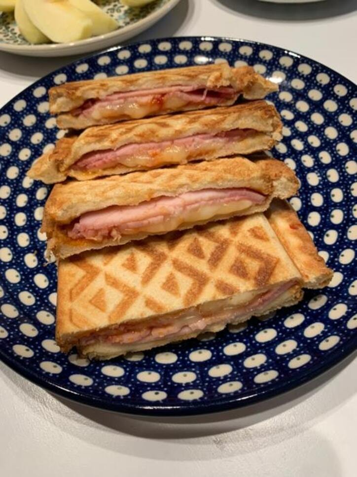  小倉優子、手間がかからない朝食を公開「久しぶりにホットサンド」 