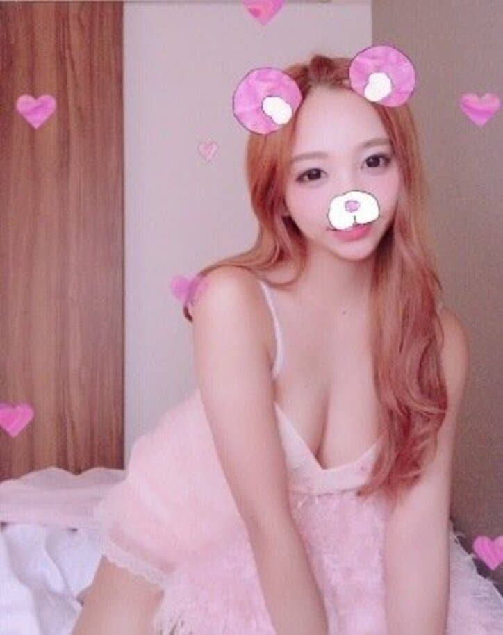 ざわちん、セクシーすぎるマシュマロボディを披露「天使」「超絶可愛すぎる」と話題に
