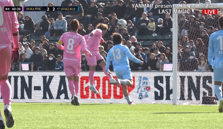 「なんでやねん！」大久保嘉人＆柿谷曜一朗の“新喜劇風シンクロずっこけ”にファン爆笑「大阪すぎるって」「それ外す！？」