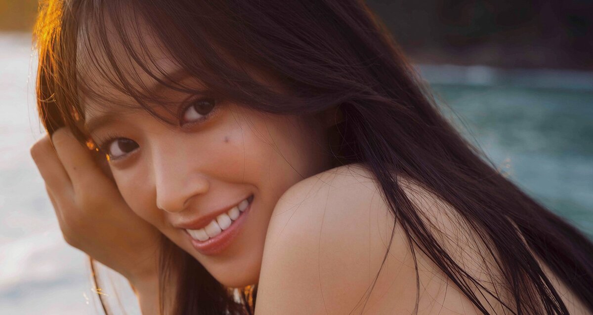 日向坂46佐々木久美1st写真集、書店別購入特典絵柄全15種が一挙公開