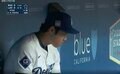 一体、何があった…!? 大谷翔平、ベンチで一瞬見せた“激レアシーン”が話題に 「吉田正尚に気づいてないw」「結果を出せるのはスゴい」