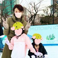 吉瀬美智子の微笑ましい親子スケートショットに「綺麗すぎる」「ママに見えない…」と称賛の声