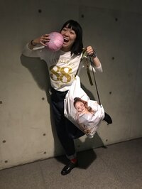 イモトアヤコ、安室奈美恵のライブに参戦　安室は「my Hero 」