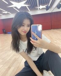 「可愛いが止まらない」「リマしか勝たん」NiziU・リマの練習中のセルフショットにファン悶絶