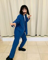 清野菜名の勇ましいセットアップ姿が「もう元気すぎて尊い」「ダンディー清野だよね？」と話題