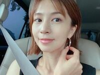 安田美沙子、ドライブ中のプライベートショットに「お肌綺麗」「大人の色気」と反響