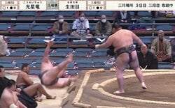 「イケメンが吹っ飛んだ」「一般人なら入院」衝撃光景に館内騒然 元関取が見せた“格の違い”に驚きと心配の声