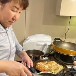  北斗晶、2つのフライパンで一気に作った料理を公開「思い出したら、食べたくて」 