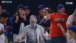 メッツファンが大暴走…衝撃の“ミルクセレブレーション”！？ビールならぬ豪快すぎる牛乳ぶっかけで驚きの「彫刻化」