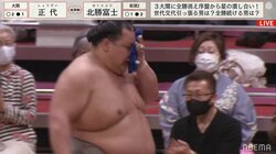 北勝富士、名誉の負傷 顔面から流血も大関を圧倒＆快勝 花道ではタオルで押さえるシーンも