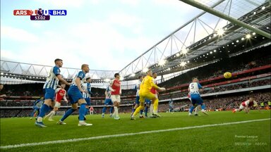 「やっちまったな」三笘薫も呆然…CKのクリアミスで起きた痛恨の失点シーン　8人が詰めたゴール前でFWをどフリーにする失態に「ガラ空きやんか」「アシストしないでよ」