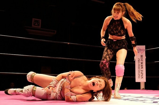 グラドル白川未奈、デビュー3戦目の“洗礼”を経てDDTへ「プロレスが遠のいていった...」 2枚目