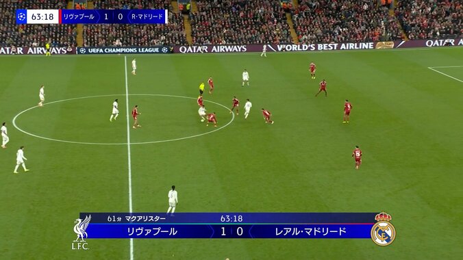 「肘打ちしてるだろ」エンバペの危険プレーにファン憤慨「これは痛い」強烈エルボーが側頭部を直撃も元日本代表DF「ファウルではない」 4枚目