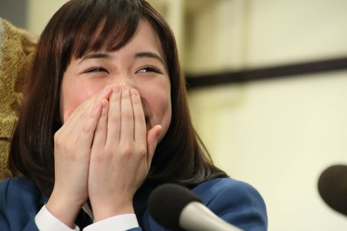 大原櫻子の制服姿に違和感無し！ピコ太郎「14歳にしか見えない」 1枚目