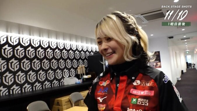 ひょっこり顔を出して「えへっ♪」な亜樹がかわいすぎると話題