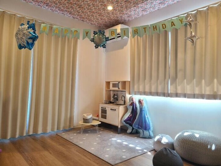 小原正子、3歳の誕生日を迎える娘のために準備「少し飾り付けしました」 