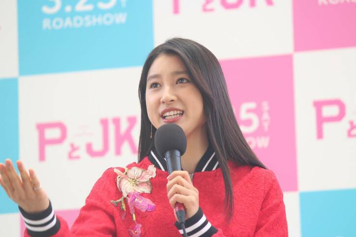 まるで漫才コンビ！？ 土屋太鳳×玉城ティナ、映画『PとJK』仲良しトークショー