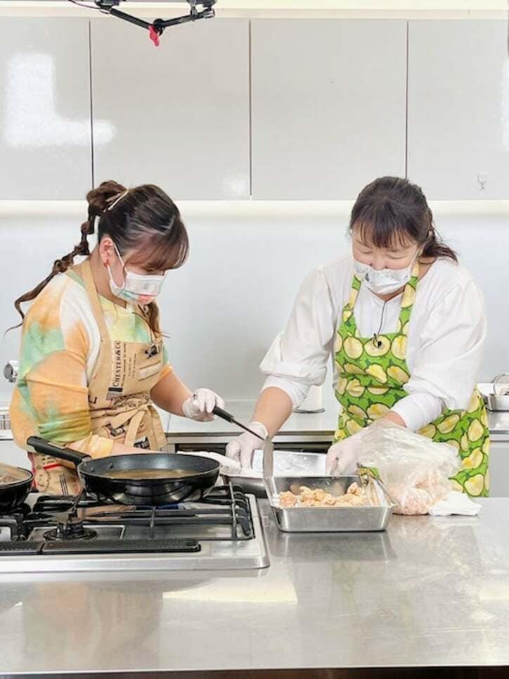  北斗晶、長男の妻・門倉凛と並んでキッチンに立つ姿に「可愛いお嫁さん」「いい家族」の声 