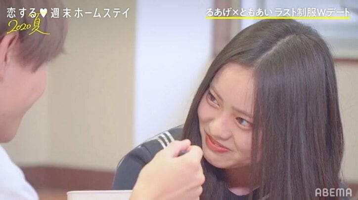 ともや、あいりを「あ～ん」で翻弄！制服デートでイチャイチャ炸裂『恋ステ』