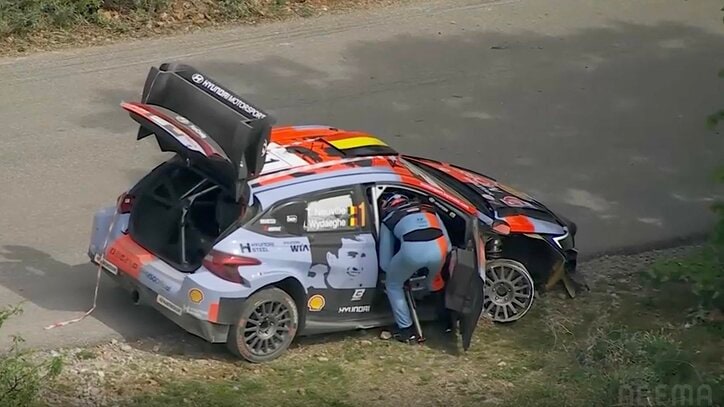 【写真・画像】大荒れ世界ラリー、トヨタ勢リタイア続出の中で勝田貴元が2位浮上！終盤まさかのアクシデントで感情爆発も2戦連続WRC優勝の快挙に期待 　1枚目