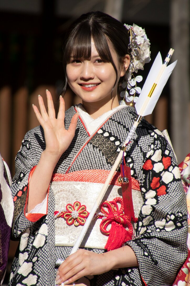 グループ最大勢力“新・花の2001年組世代”が2022年の乃木坂46を盛り上げる! 8人が成人式で先輩への憧れと決意を表明