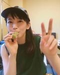 吉岡里帆、パピコを食べる姿が「可愛すぎてたまらない…」と話題