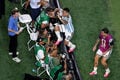 【W杯】アルゼンチン戦、延長ダメ押し弾でまさかの光景「すごいことに」「メディアも沸いています」看板乗り越え狂喜乱舞