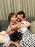 “31歳差婚”が話題・西野未姫、にこりちゃん&頑馬くんとの親子ショット披露「2人の育児は想像より大変」