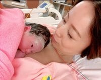 鈴木亜美『【出産】可愛くて小さな姫の誕生』