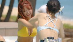 スタイル抜群の美女2人がゴムボートの上で殴り合い！？枕で顔面を殴りヒートアップ『恋するアプリ Love Alarm』#5