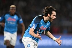 首位ナポリ、クヴァラの極上フィニッシュでアタランタ撃破！　ラツィオは手痛いドロー／セリエA第26節