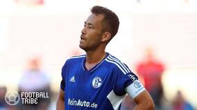 吉田麻也のレギュラー白紙に。シャルケ監督「全員が…」Jリーグ復帰報道も