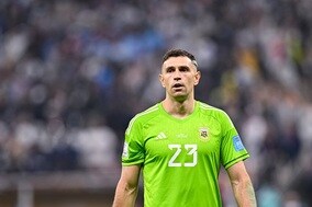 ヴィラ、アルゼンチン守護神をSNSでバックアップ！　決勝前後も投稿連発「さあ行こう、“ディブ”」