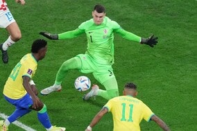 ブラジル相手に好守連発！ クロアチア守護神の“超反射神経”に反響「神すぎる」「完璧ゾーン」【W杯】