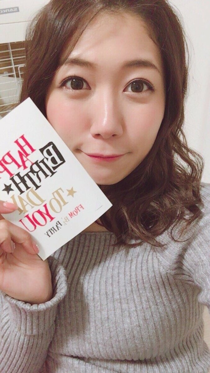 コスプレ気象予報士・穂川果音のハートを温めたい時、B'z聴くならこれを聴け 3枚目