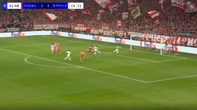 ウソでしょ…！？ レアル・マドリー、目を疑う“衝撃の9秒間”「これはヤバい」「めっちゃ速い」ヴィニシウス→エンバペ、超爆速カウンター 3枚目