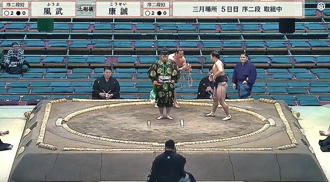 「咄嗟にできることではない」力士の振る舞いに感嘆 取組後の一コマが話題 丁寧な所作に称賛の声 4枚目