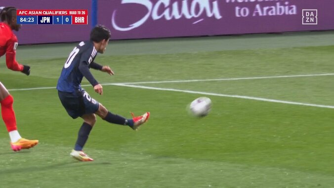 【映像】久保建英、右サイドから高精度過ぎる“逆足カーブショット”炸裂