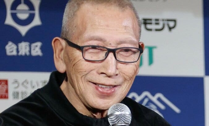 【写真・画像】ビートたけしの相方・ビートきよし「明日死ぬかも」下戸のスナック経営に密着「マッサージを受けながら接客」「きよしが寝たらカラオケ無しに」　1枚目