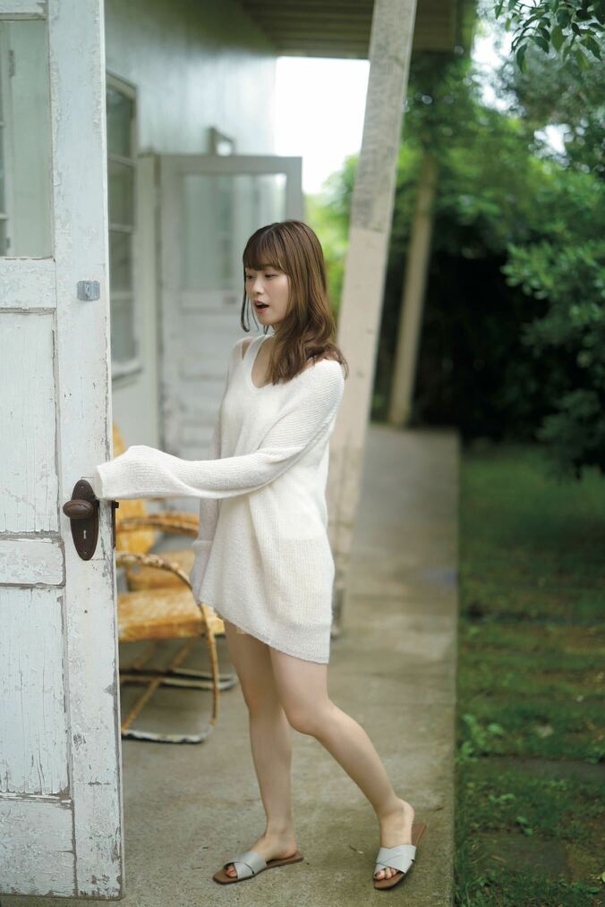 ABEMA初代専属アナウンサー西澤由夏、初フォトエッセイのカバー写真公開＆先行お渡し会イベント開催 6枚目