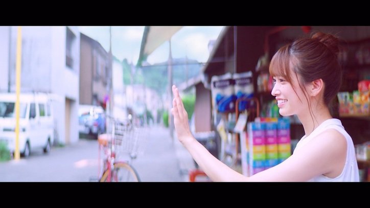 日向坂46ニューシングル収録のユニット曲「ママのドレス」MVが解禁