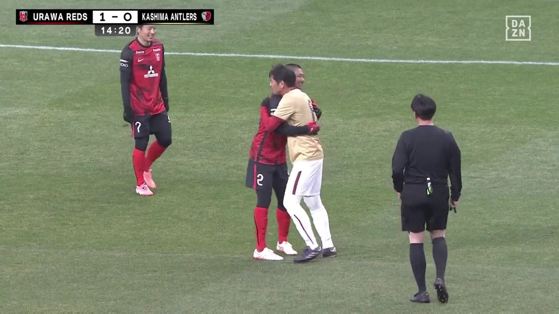 中田浩二と坪井慶介のバチバチマッチアップ