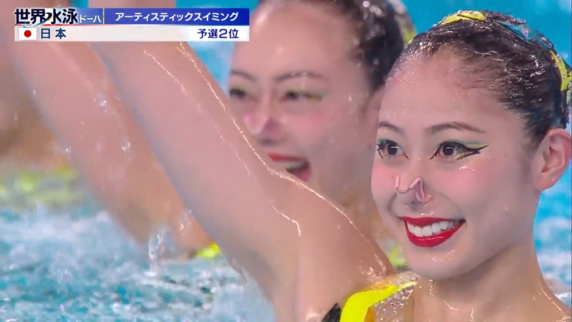 観客もしびれる美麗な隊形 世界水泳AS、日本チームが銅メダル！きれいに揃えた“雷ポーズ”で魅了 | 水泳