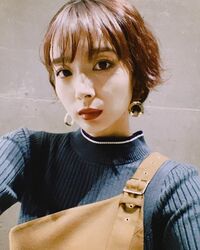 岡田紗佳、秋メイク＆ファッションを披露　ガルアワオフショットに反響「とってもステキ 美しいです」