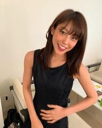 岡副麻希、“人生で一番色が白いGW”ショットに「笑顔素敵」「かわいい」の声