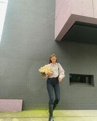 「スタイルが…良すぎて…」「え、何頭身、、」新木優子、レインブーツ履いた全身ショットに羨望の声