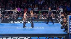 「歓声すごい」米マットで“大声援”と“大ブーイング”の日本人女子対決が実現…後輩の“特大ヒールムーブ”をファン絶賛「やるやん」