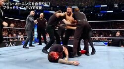 米人気レスラー、衝撃の流血KO　元新日戦士が狂気の場外乱闘劇「完全に傷口を狙っている」制御不能で物議