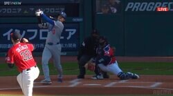 大谷翔平の豪快19号アーチに相手ピッチャーも「確信」開始直後の初球をあそこまで…マウンドでがっくり“現実逃避”の瞬間