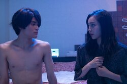 実は初体験の男性も悩みがある…思春期はボタンの掛け違いでプレッシャー&コンプレックス肥大!?恋愛で大切なのはありのままの自分を見せること
